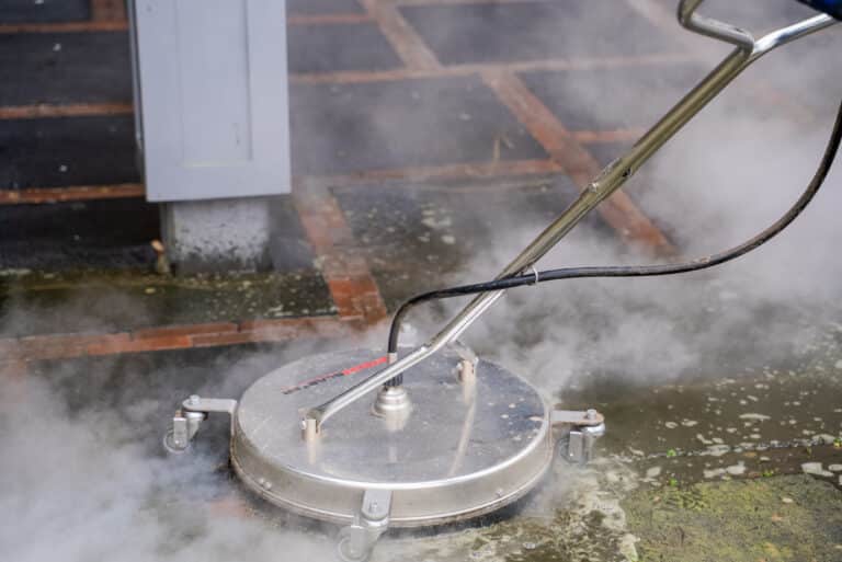 Steamblaster stoomt groene aanslag weg